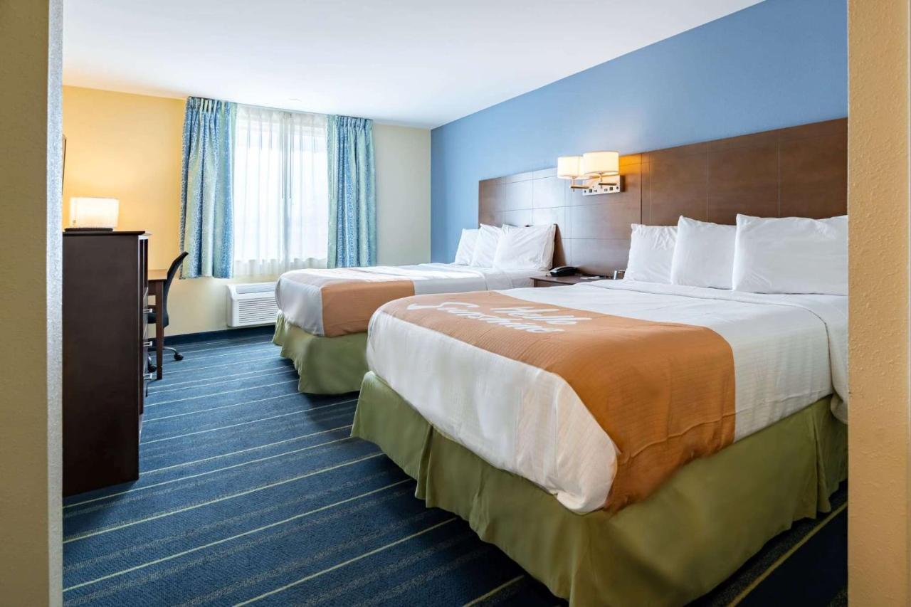 Days Inn By Wyndham Hartford/Closest Downtown Exterior photo