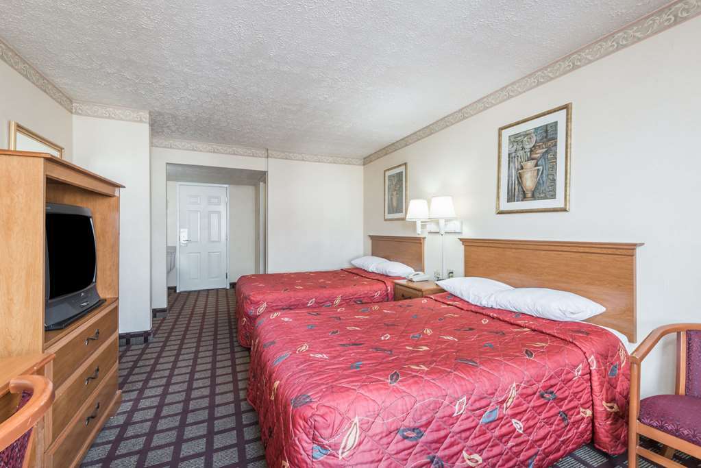 Days Inn By Wyndham Hartford/Closest Downtown Room photo